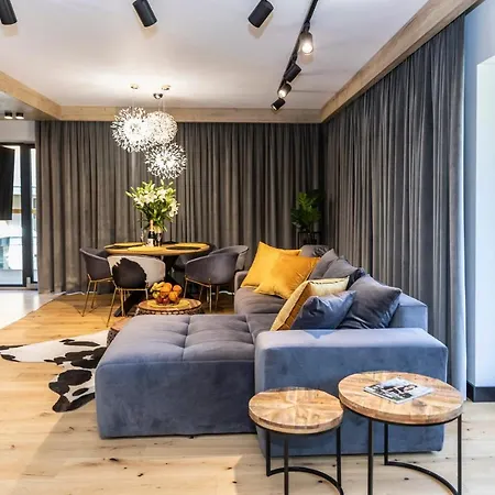 Apartment Modrzejewska *
