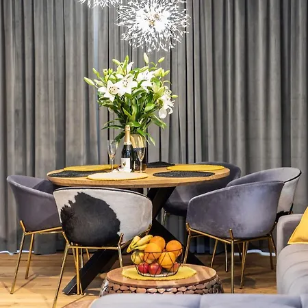 Apartment Modrzejewska *